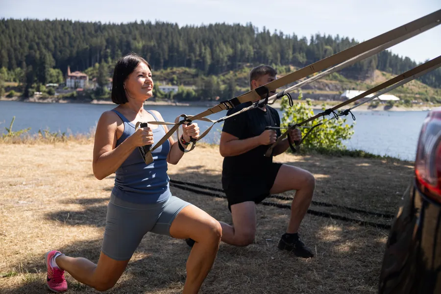 TRX-Lunges im Duo-Training